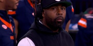 Syracuse tied with Boston College at halftime of season finale