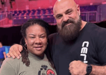 Fox News Sports Huddle Newsletter: ‘World’s Strongest Woman’ talks trans scandal, USA Fencing seeks trust