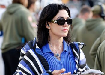 Colts’ Daniel Jones impressed by owner Carlie Irsay-Gordon’s gameday headset routine, hands-on approach