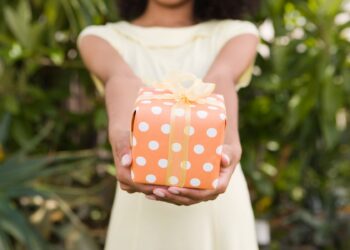 Asking Eric: Educator shouldn’t let boyfriend make her feel guilty about presents from students