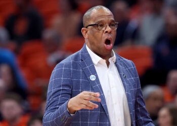 Hubert Davis is out as North Carolina basketball coach after 5 seasons