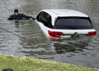 Towing company helps pull van out of water near Turning Stone Casino