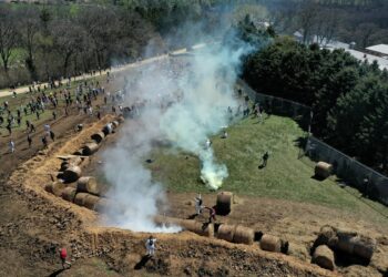 Animal welfare activists attempting raid at beagle research facility met with rubber bullets, pepper spray