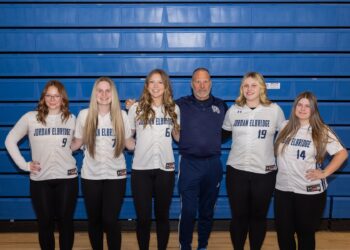 Jordan-Elbridge softball plates 14 runs in late innings for come-from-behind victory over Phoenix