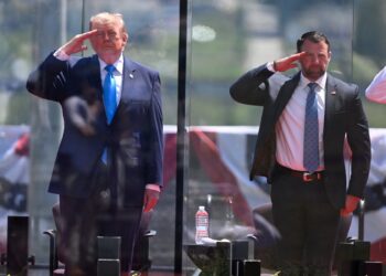 Trump’s DHS threatens to remove customs officers from some airports