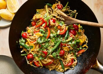 Summer vegetable pancit canton