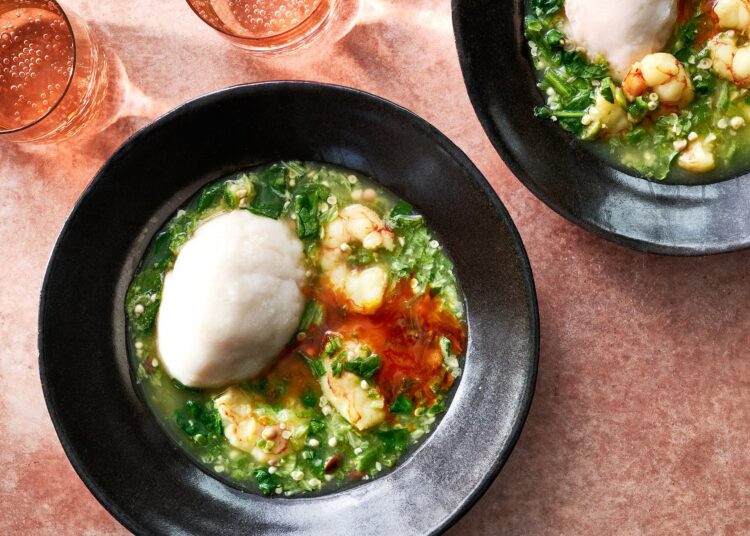 Ìlá (okra soup with shrimp and greens)