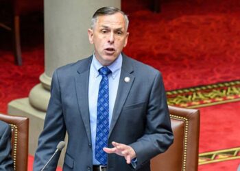 Robert Smullen ends congressional campaign after meeting with Trump