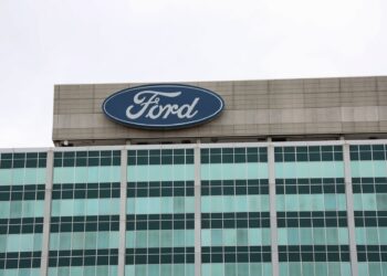 Class-action lawsuit claims major automaker owes customers refunds over tariff pricing