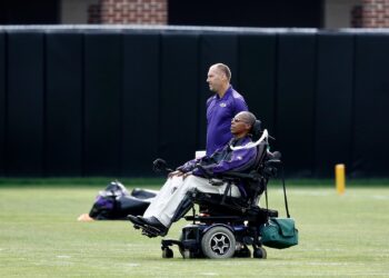 Ravens legend, Super Bowl champion dies at 56