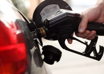 AAA: Gas prices plateau after last week’s jump