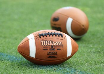 Former college football player and coach Paul Darragh dies following battle with cancer