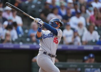 Dodgers World Series champion retires suddenly at 33