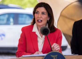 Hochul’s lead over Blakeman narrows in NY governor’s race, Siena poll finds