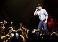 Country singer dedicates love song to estranged wife and fans want them back together