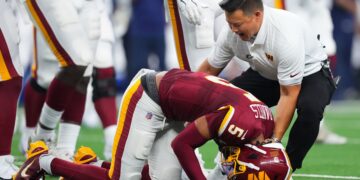Tom Brady reacts instantly after Jayden Daniels injury scare