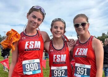 Burt sisters guide East Syracuse Minoa girls cross country to title at host invitational