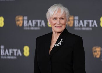 Glenn Close photographed with cane ahead of honorary Oscar