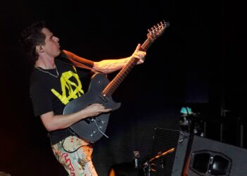 Matt Bellamy seeks sole custody as Elle Evans vows to fight